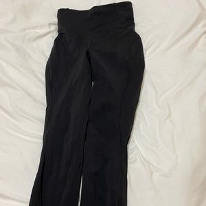 black lululemon base pace leggings